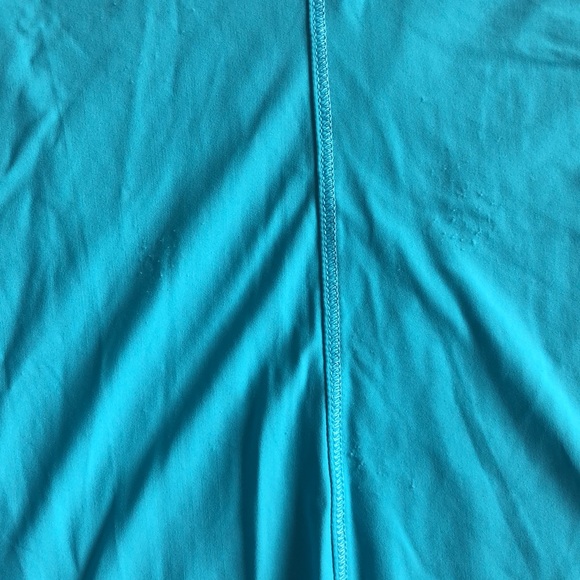 lightly used turquoise lululemon longsleeve - Picture 7 of 7